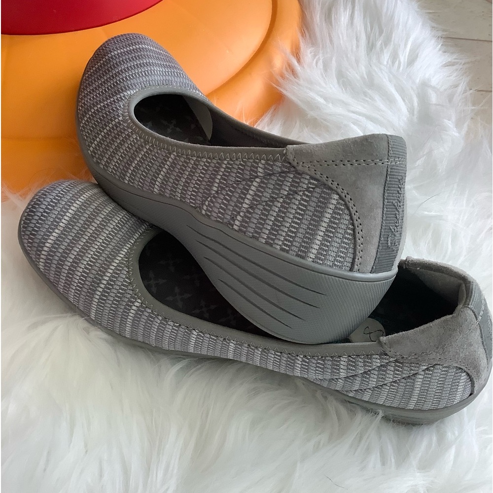 Skechers Textile upper lightweight slide on shoes. 8